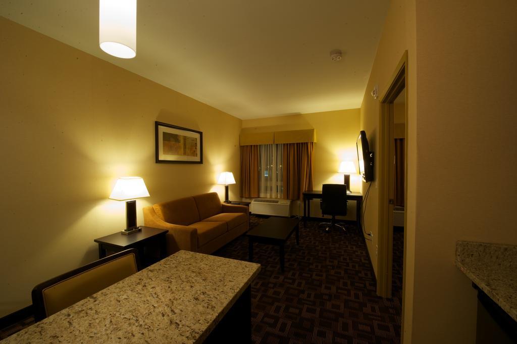 Days & By Wyndham Airport Manitoba 3* Winnipeg