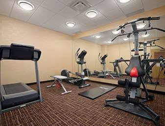 Hotel Days & By Wyndham Airport Manitoba
