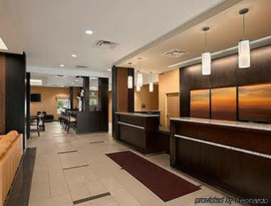 Days & By Wyndham Airport Manitoba 3*