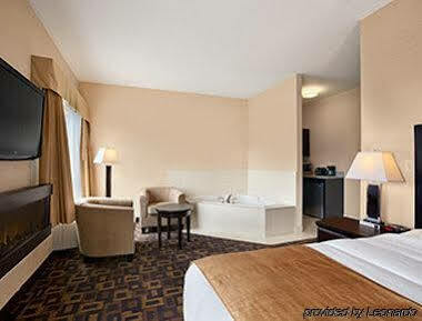 Hotel Days & By Wyndham Airport Manitoba 3*