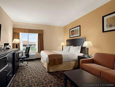 Hotel Days & By Wyndham Airport Manitoba 3*